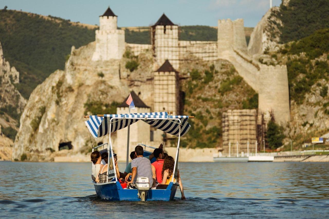 Apartments Barocco Golubac Ngoại thất bức ảnh